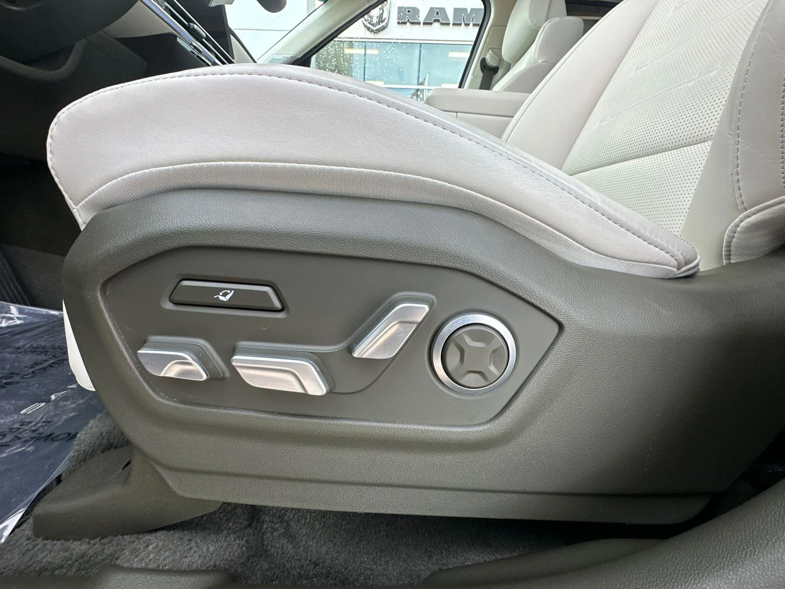 2025 Hyundai Santa Fe Calligraphy - Photo 12
