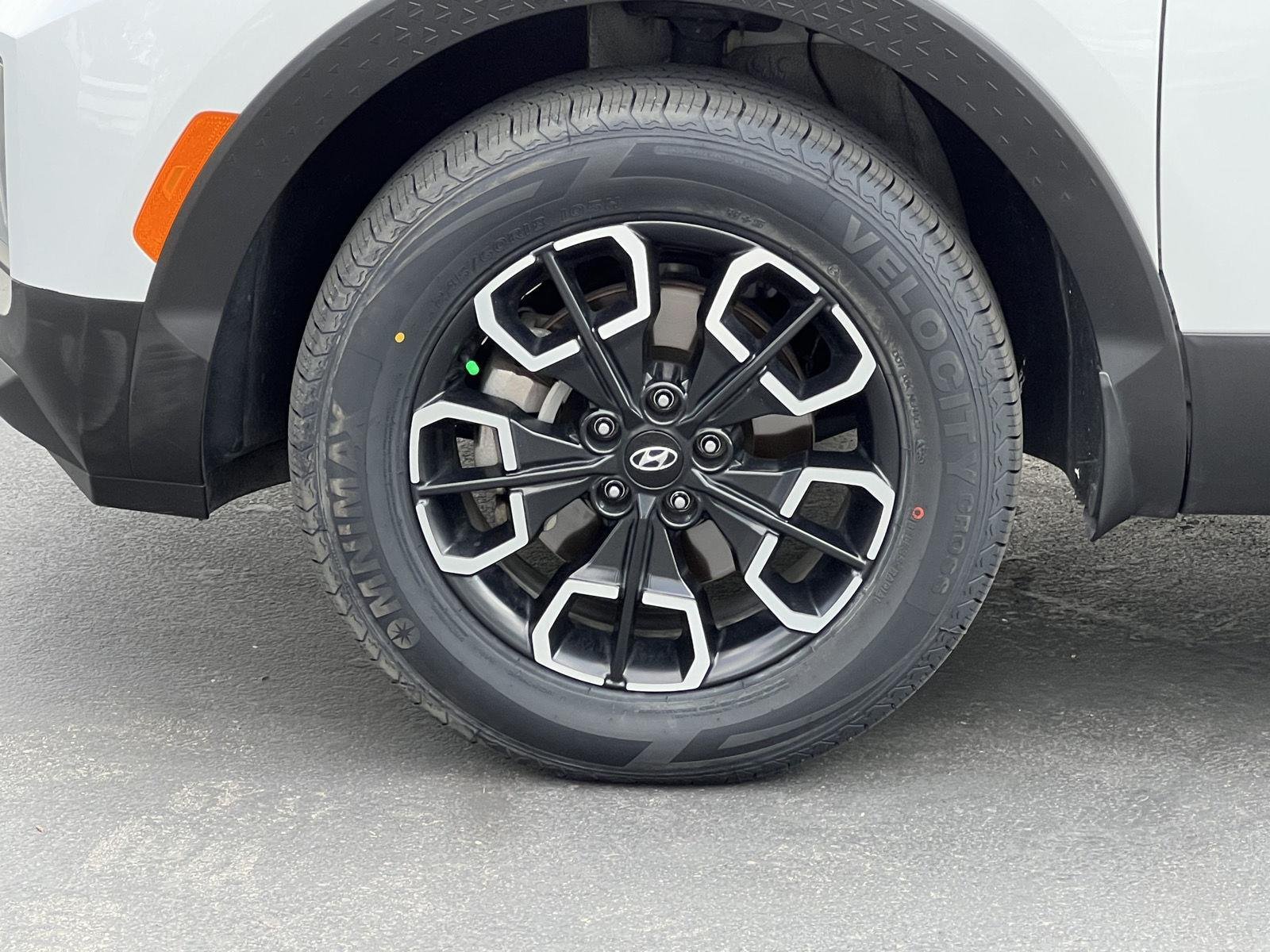 Certified Used 2024 Atlas White Hyundai SEL image 13