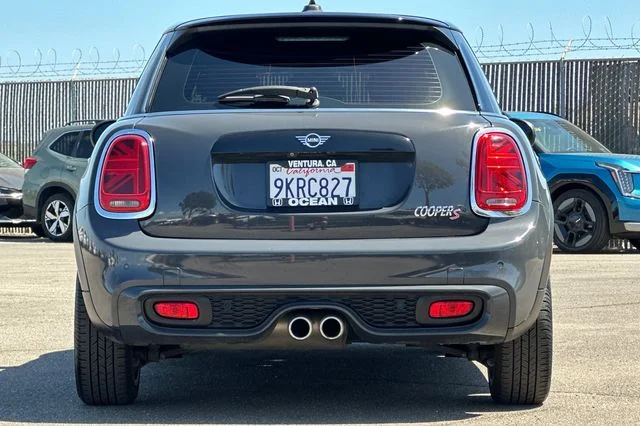 Used 2021 Thunder Gray Metallic MINI Signature image 5
