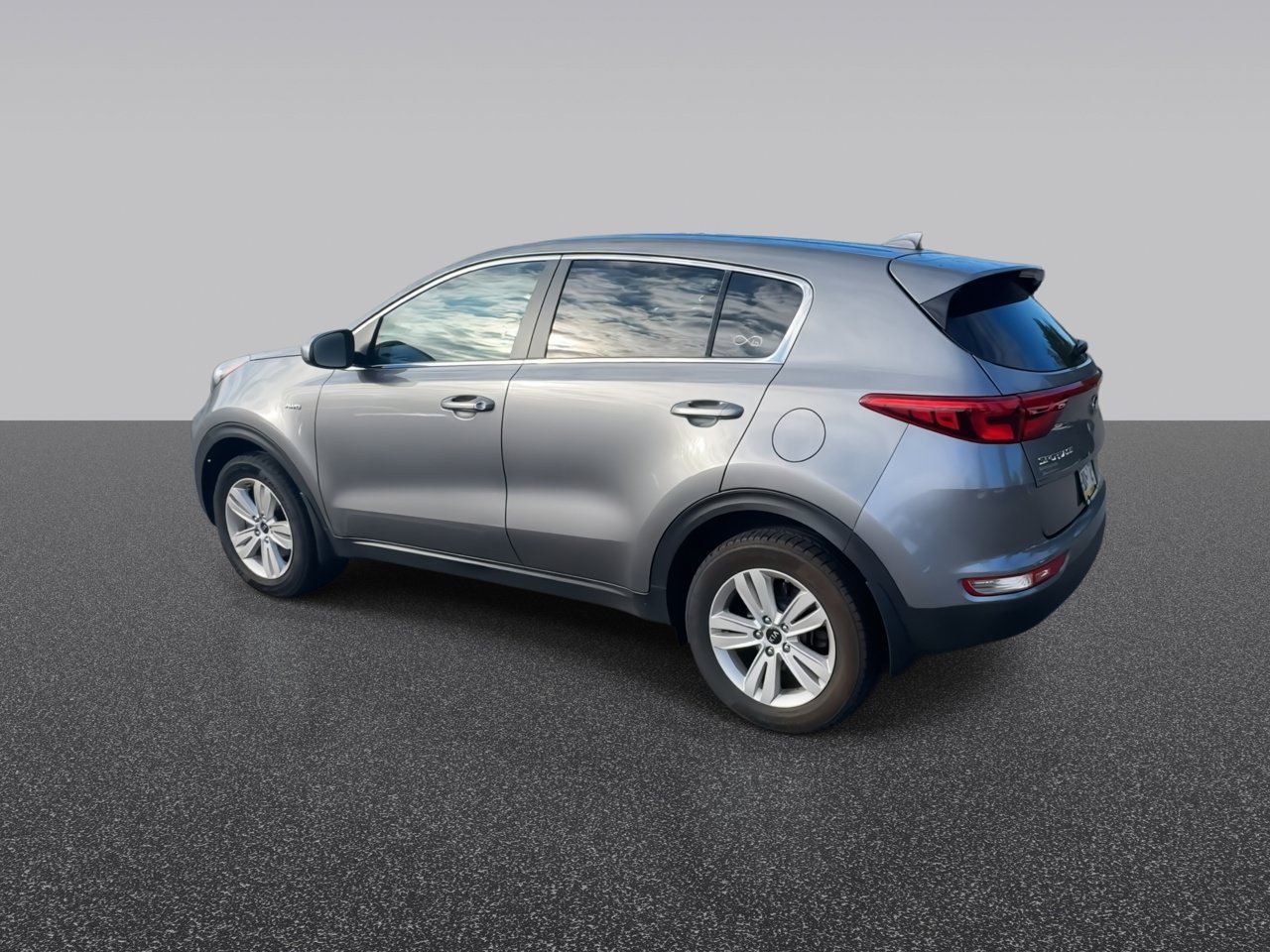 Used 2019 Mineral Silver Kia LX image 6