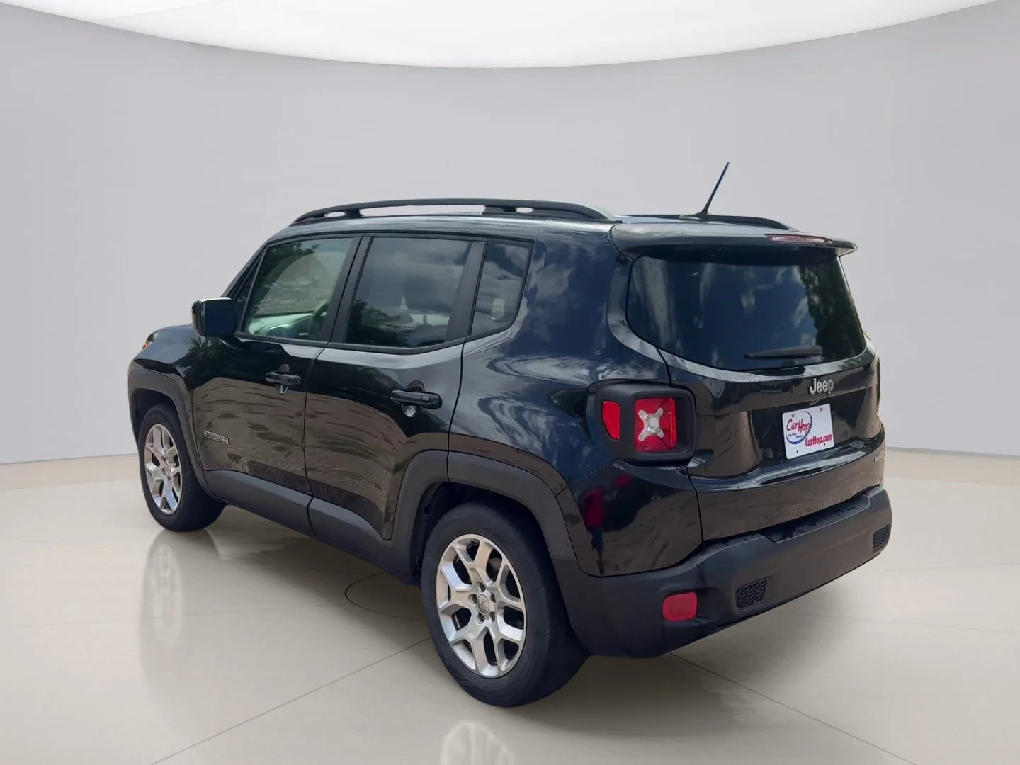 Used 2015 Black Jeep LATITUDE FWD image 3