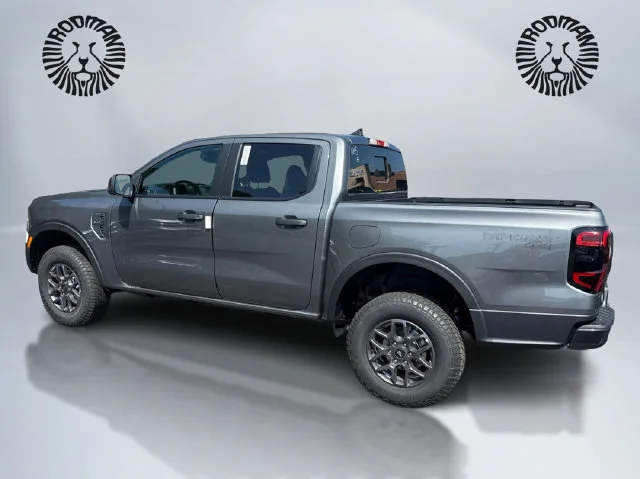 New 2026 Carbonized Gray Metallic Ford XLT image 7