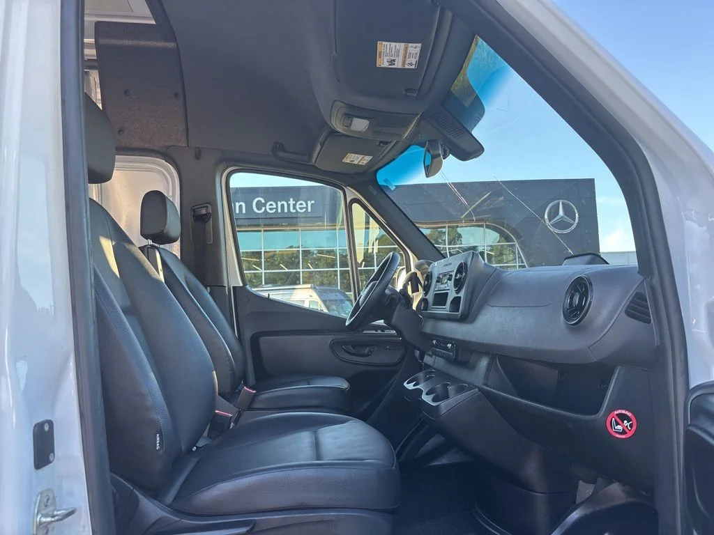Used 2025 Arctic White Mercedes-Benz Cargo 170 WB image 22