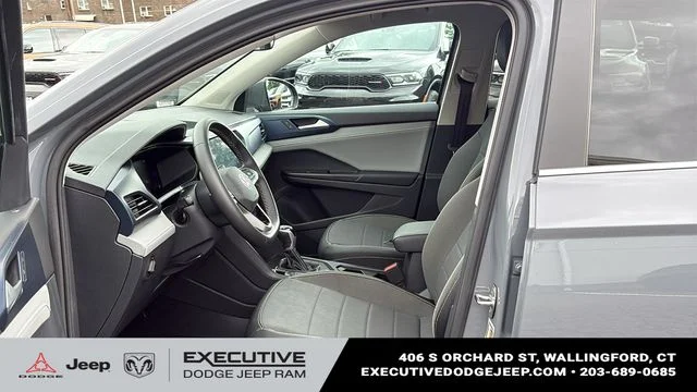 Used 2023 Gray Volkswagen 1.5T SE image 9
