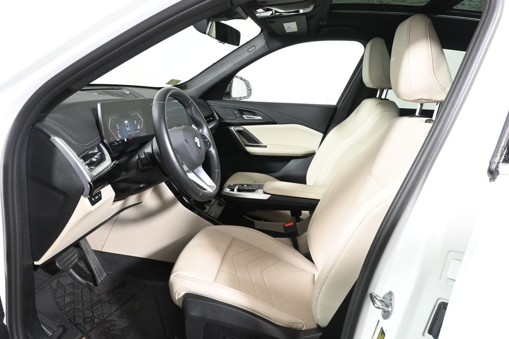 Certified Used 2024 Alpine White BMW xDrive28i image 3