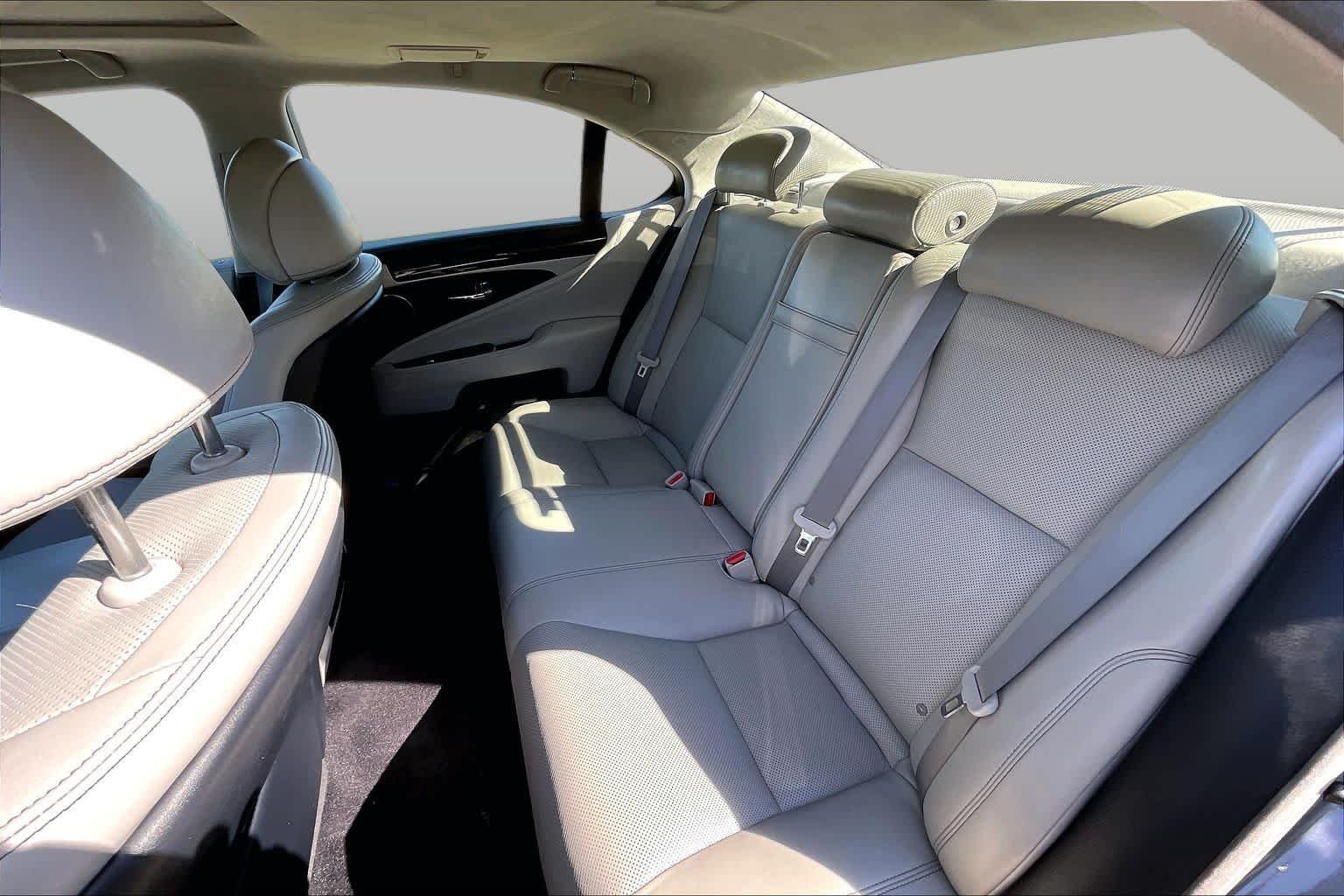Used 2015 Nebula Gray Pearl Lexus  image 20