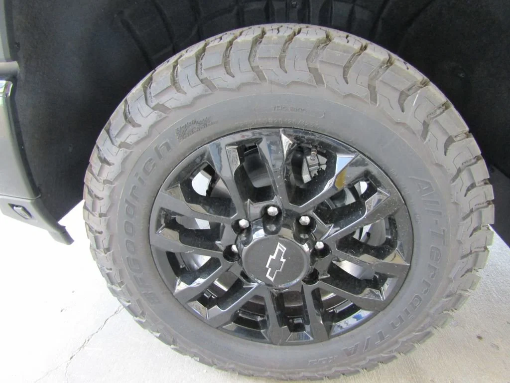New 2026 Lakeshore Blue Metallic Chevrolet LT image 30