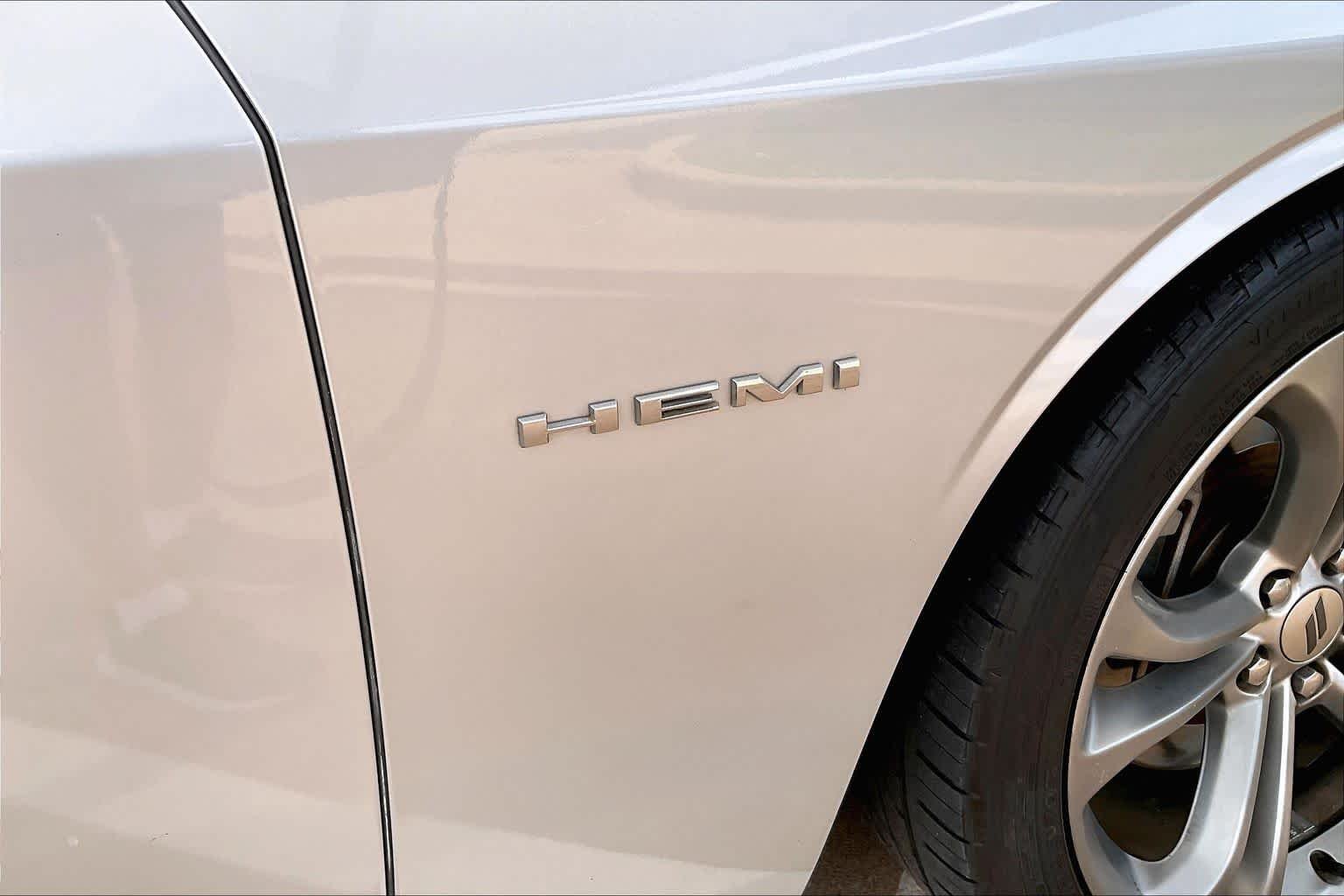 Used 2021 Triple Nickel Clearcoat Dodge R/T image 10
