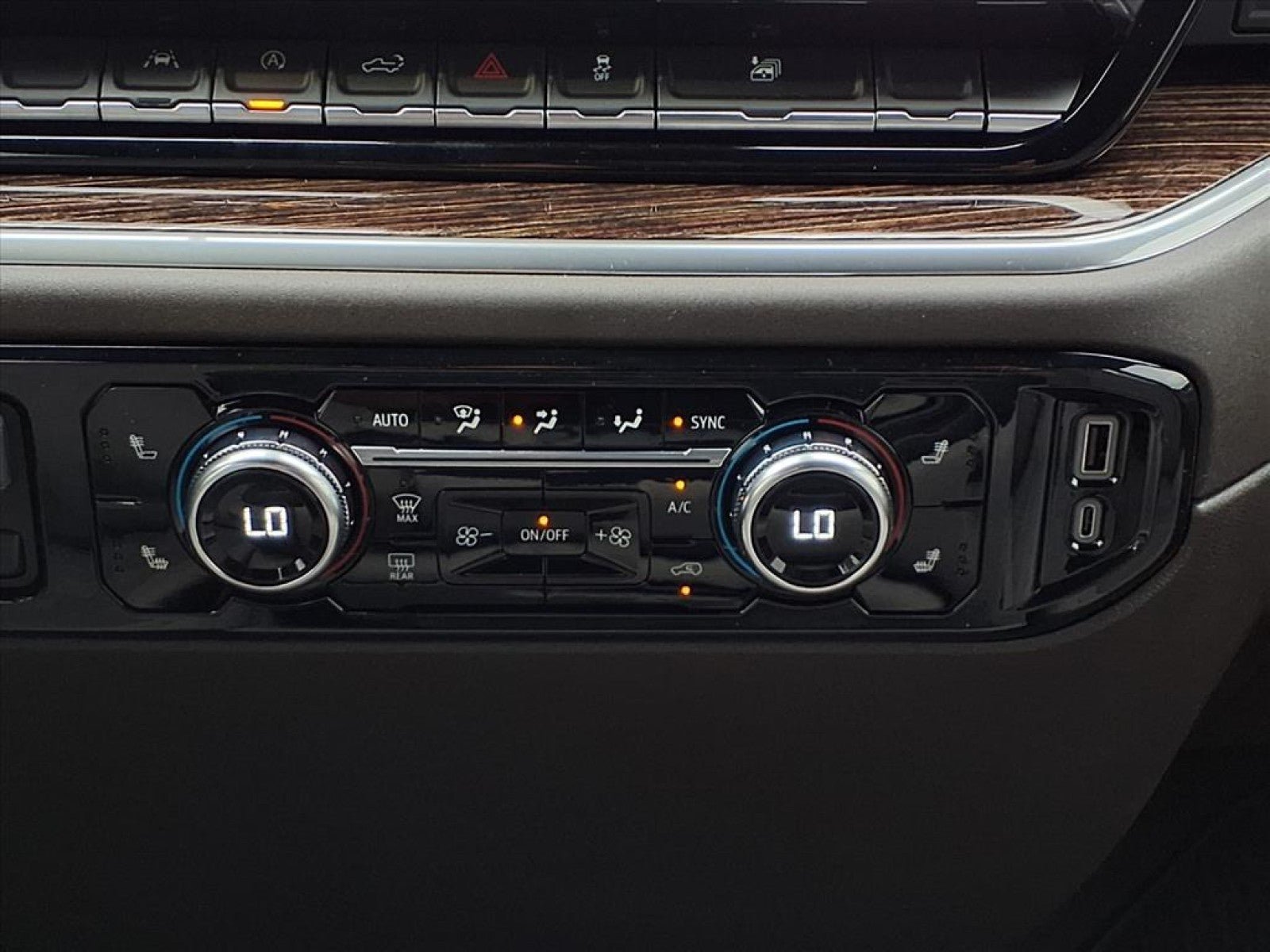 2026 GMC Sierra 1500 SLE - Photo 65