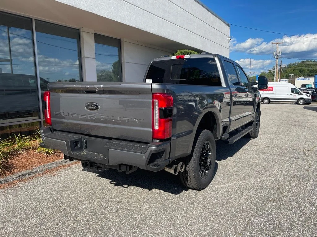 New 2026 CARBONIZED GRAY Ford Lariat image 6
