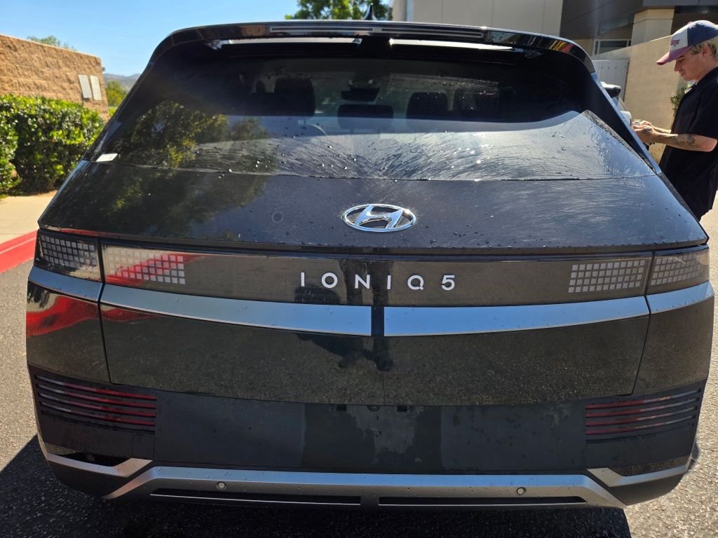 Used 2024 Black Hyundai SEL image 8