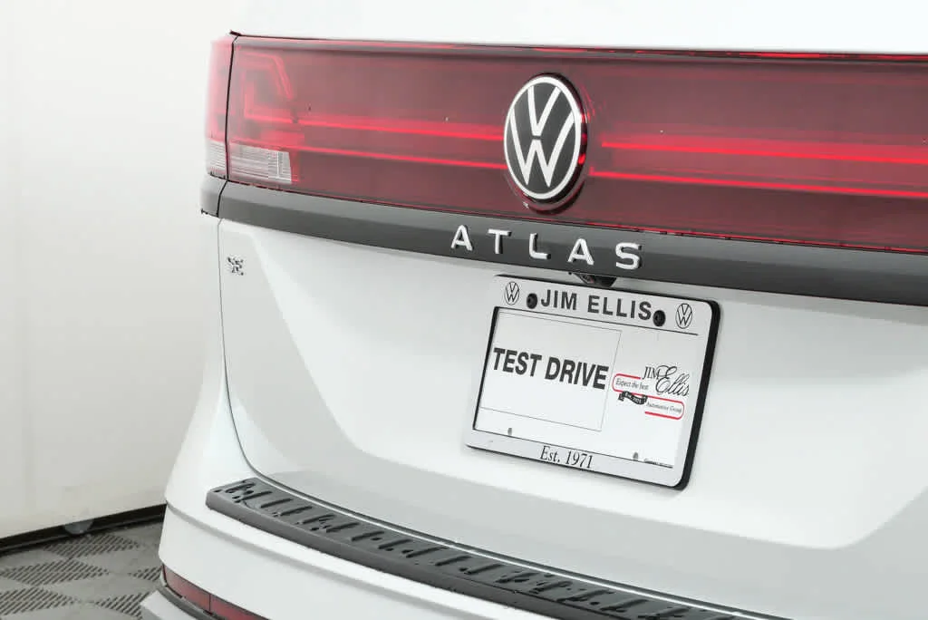 New 2026 Opal White Pearl Volkswagen 2.0T Peak Edition image 35