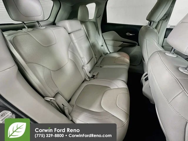 Used 2019 Granite Crystal Clearcoat Metallic Jeep Overland image 31