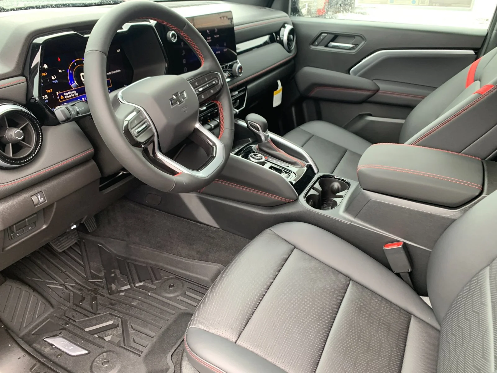 2026 Chevrolet Colorado Z71 - Photo 10