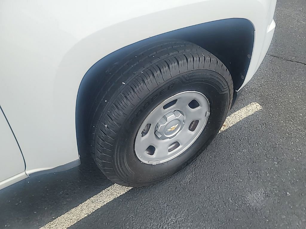 Used 2016 Summit White Chevrolet 2WD WT image 9