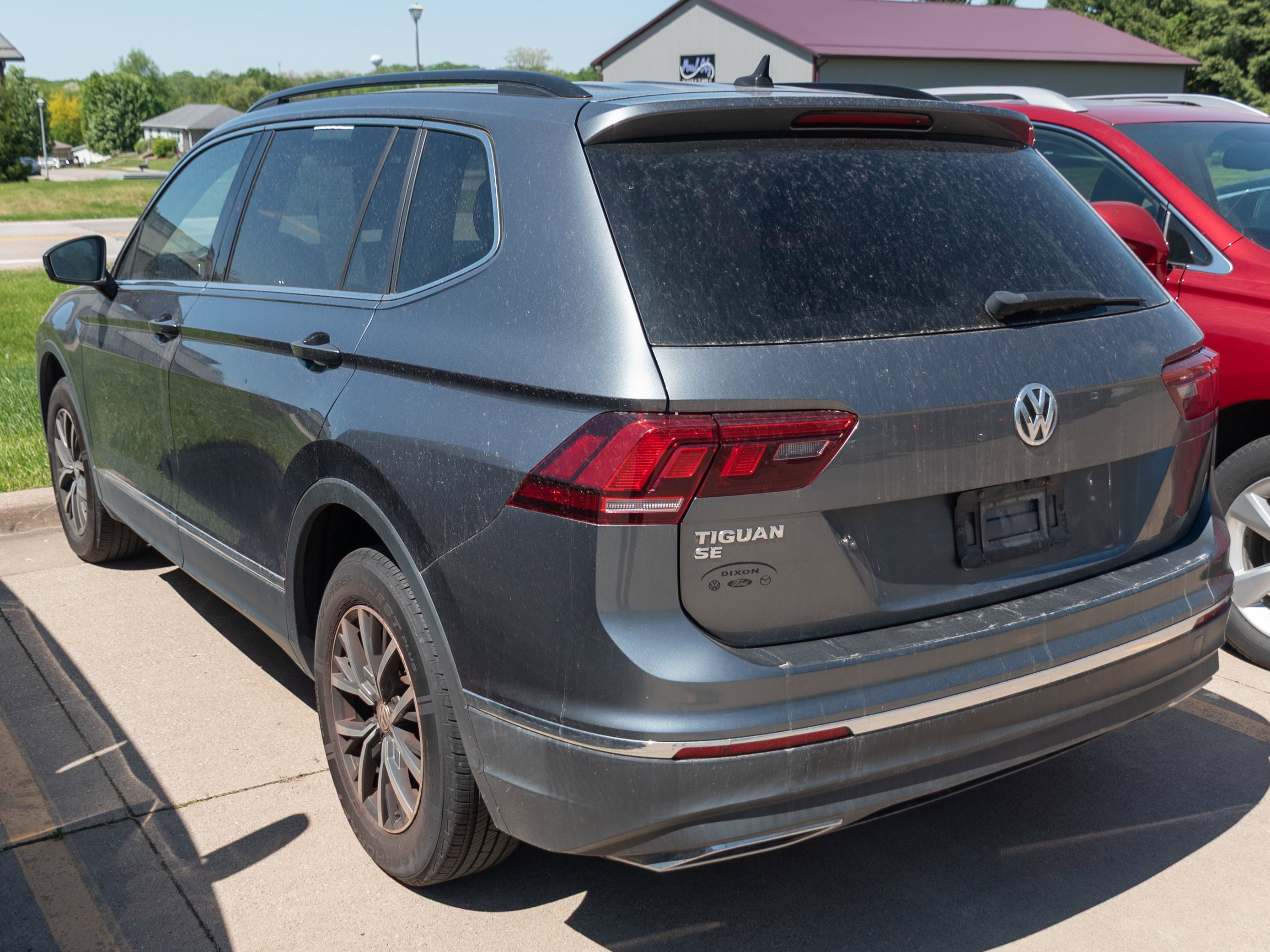 Used 2020 Gray Volkswagen SE image 5