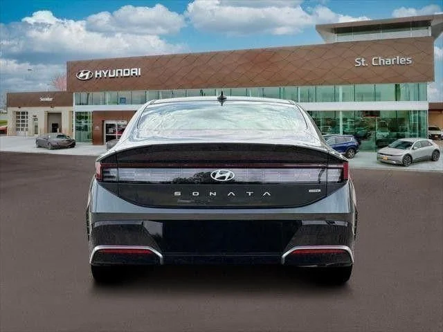 Used 2026 Gray Hyundai SEL Sport image 6