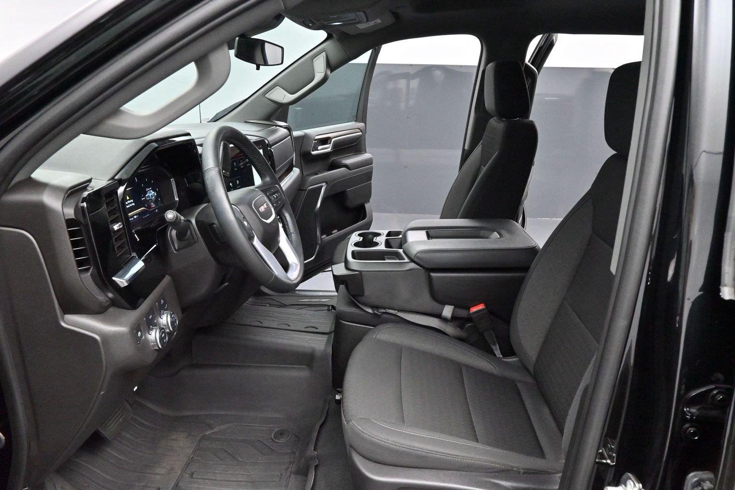 Used 2024 Onyx Black GMC Elevation image 12
