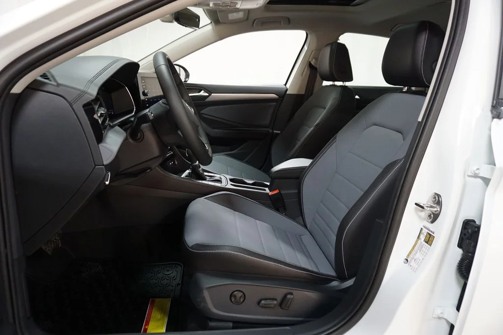 New 2026 White Volkswagen 1.5T SE image 10
