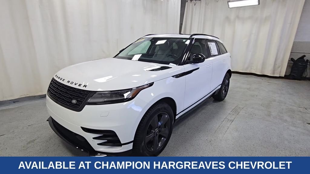Used 2025 Ostuni Pearl White Metallic Land Rover Dynamic SE image 5