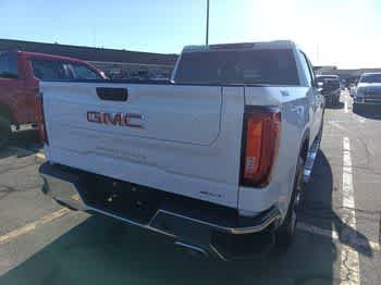 Used 2023 White GMC  image 4