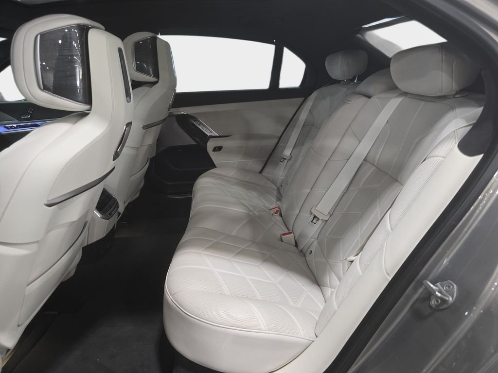 Certified Used 2023 Oxide Grey Met BMW 740i image 21