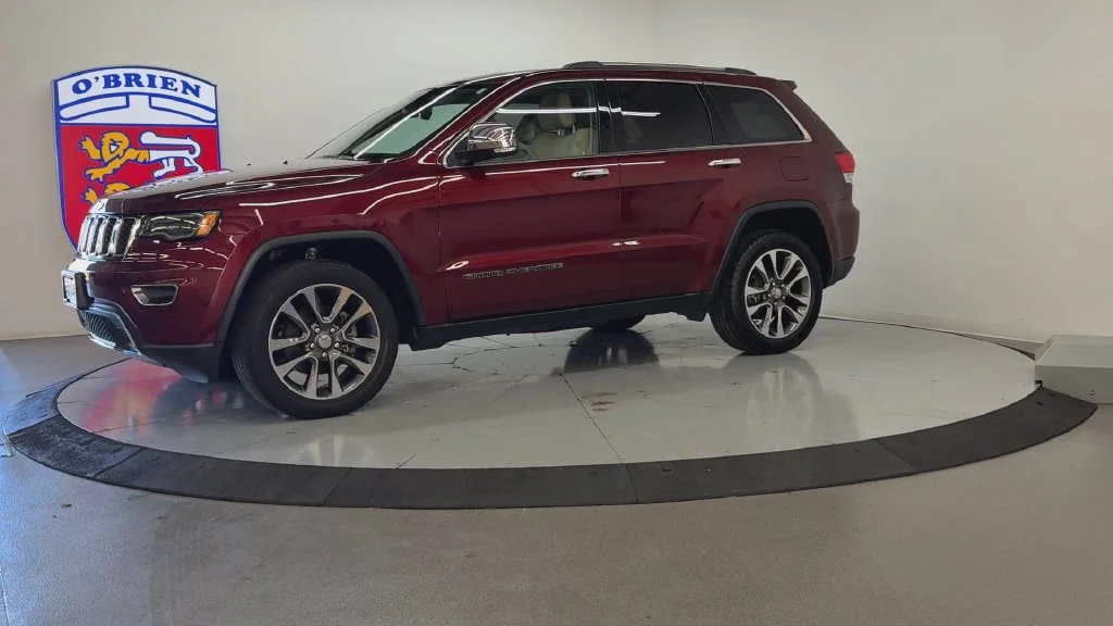 Used 2018 Velvet Jeep Limited image 8
