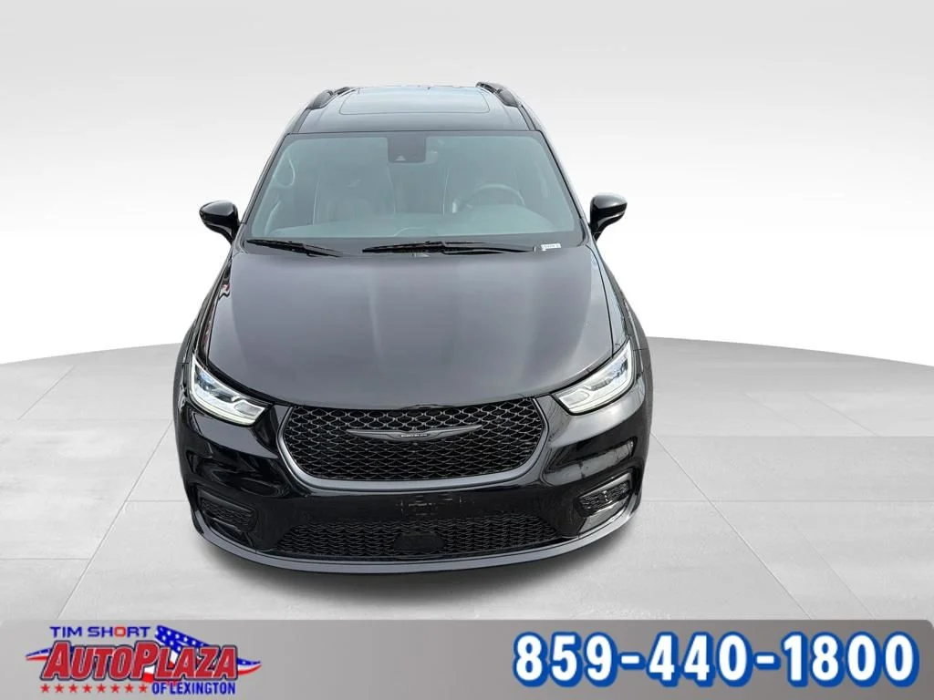 Used 2025 Black Chrysler Limited image 10