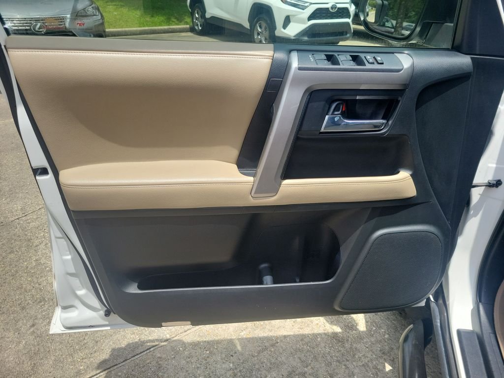 Used 2017 White Toyota SR5 Premium image 13