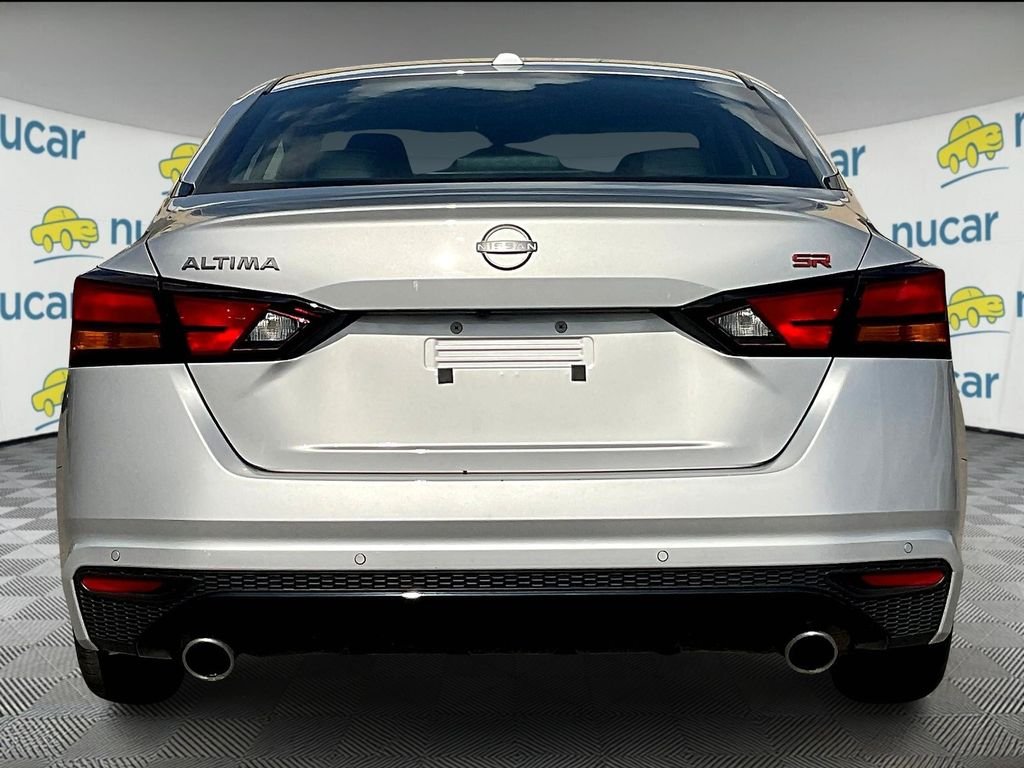 Used 2023 Silver Nissan 2.5 SR image 5