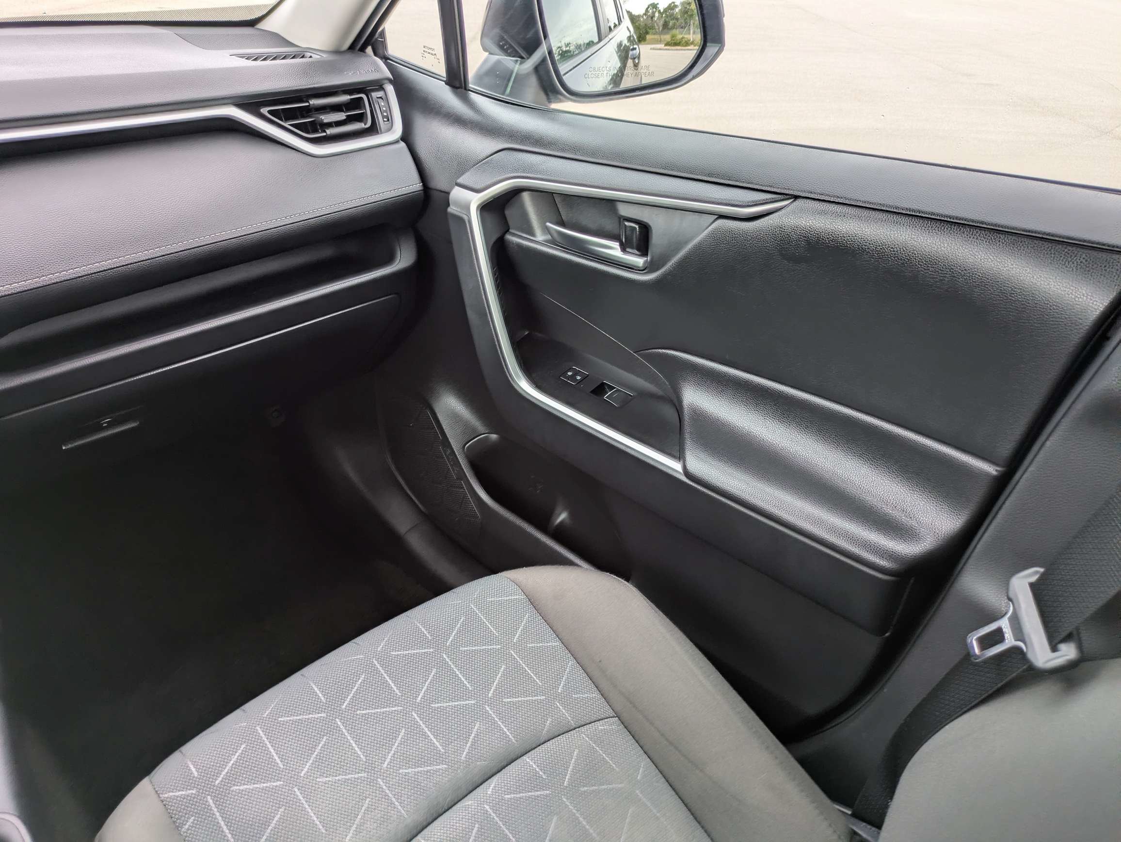 Used 2025 Magnetic Gray Metallic Toyota XLE image 17