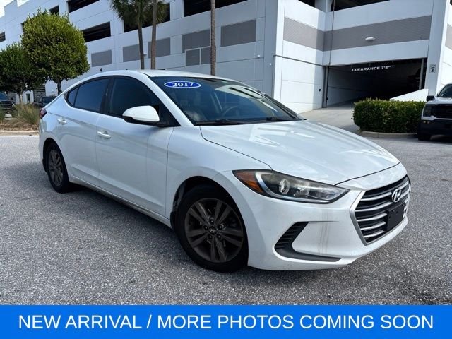 Used 2017 White Hyundai SE image 1
