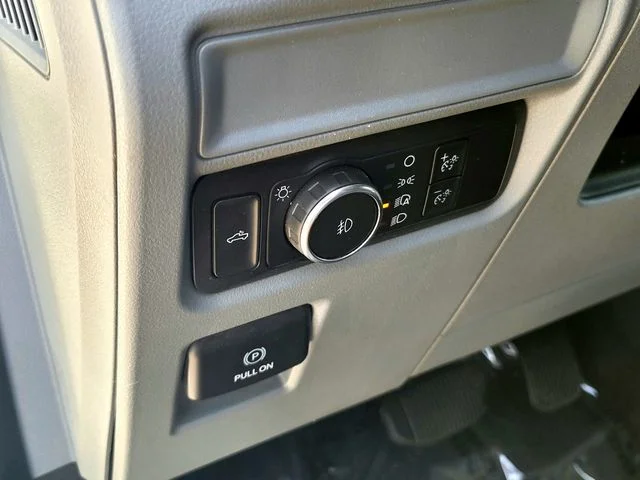 Certified Used 2022 Oxford White Ford XLT image 20