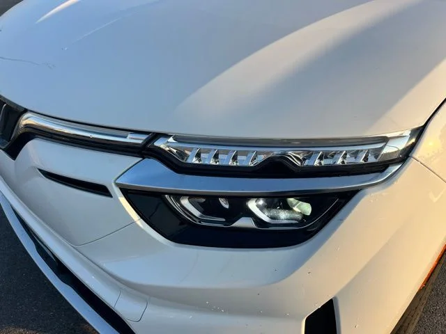 2025 VinFast VF 8 Eco - Photo 8