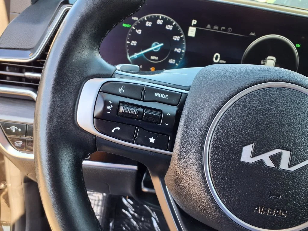 Certified Used 2025 Black Kia X-Line Prestige image 23