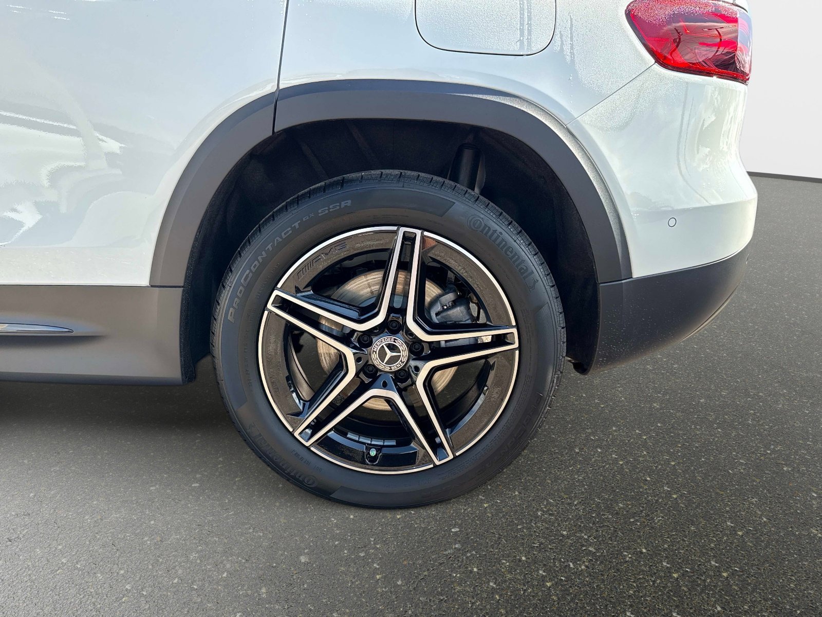 New 2026 Polar White Mercedes-Benz 250 SUV image 10