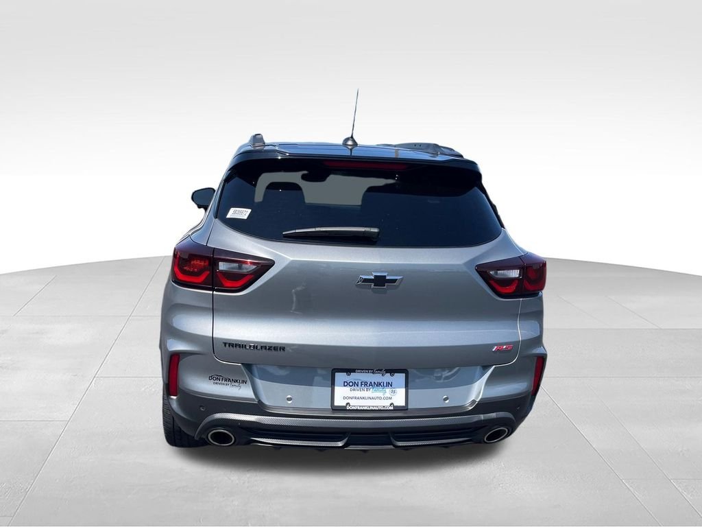 Used 2025 Gray Chevrolet RS image 4