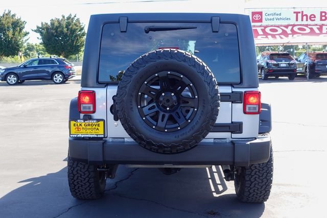 Used 2017 Silver Jeep Unlimited Sport image 9