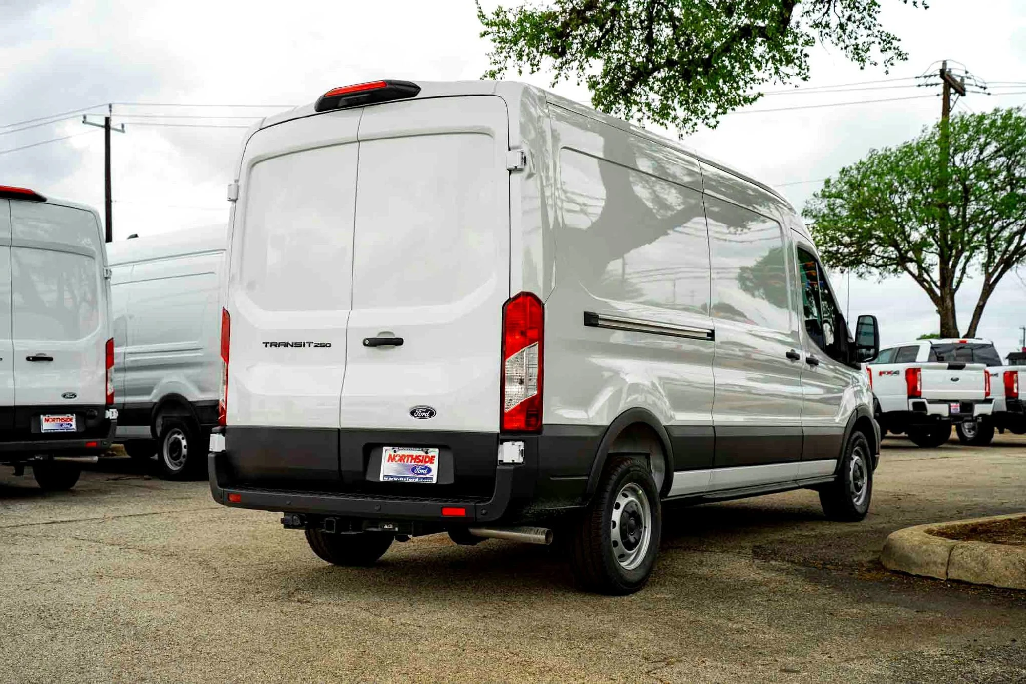 New 2026 Oxford White Ford  image 4