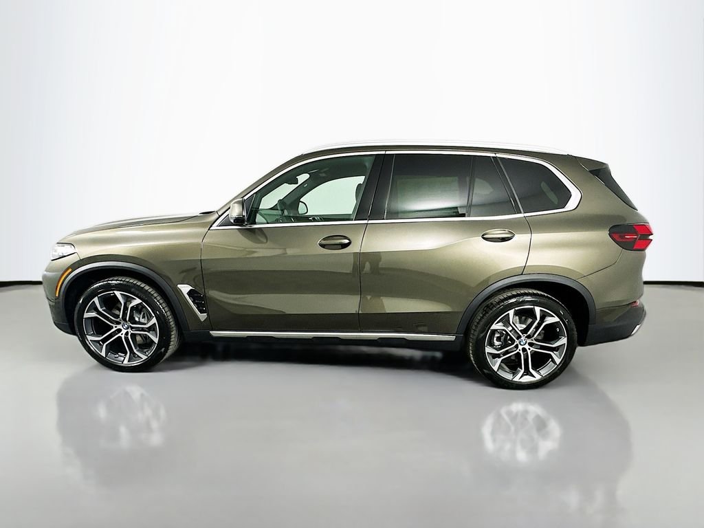 New 2026 Manhattan Green Metallic BMW xDrive40i image 8