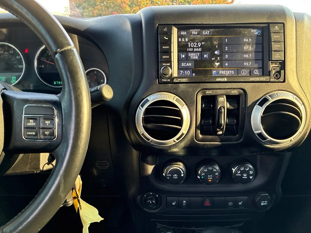 Used 2016 Gray Jeep Unlimited Sahara image 18