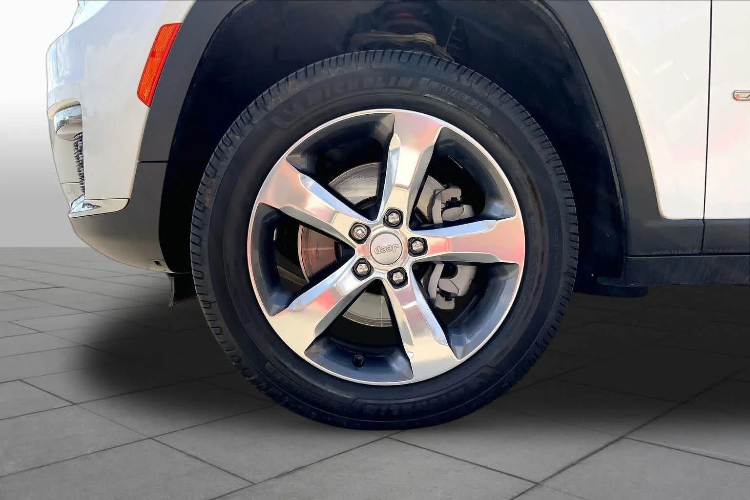 Used 2021 Bright White Clearcoat Jeep Limited image 10