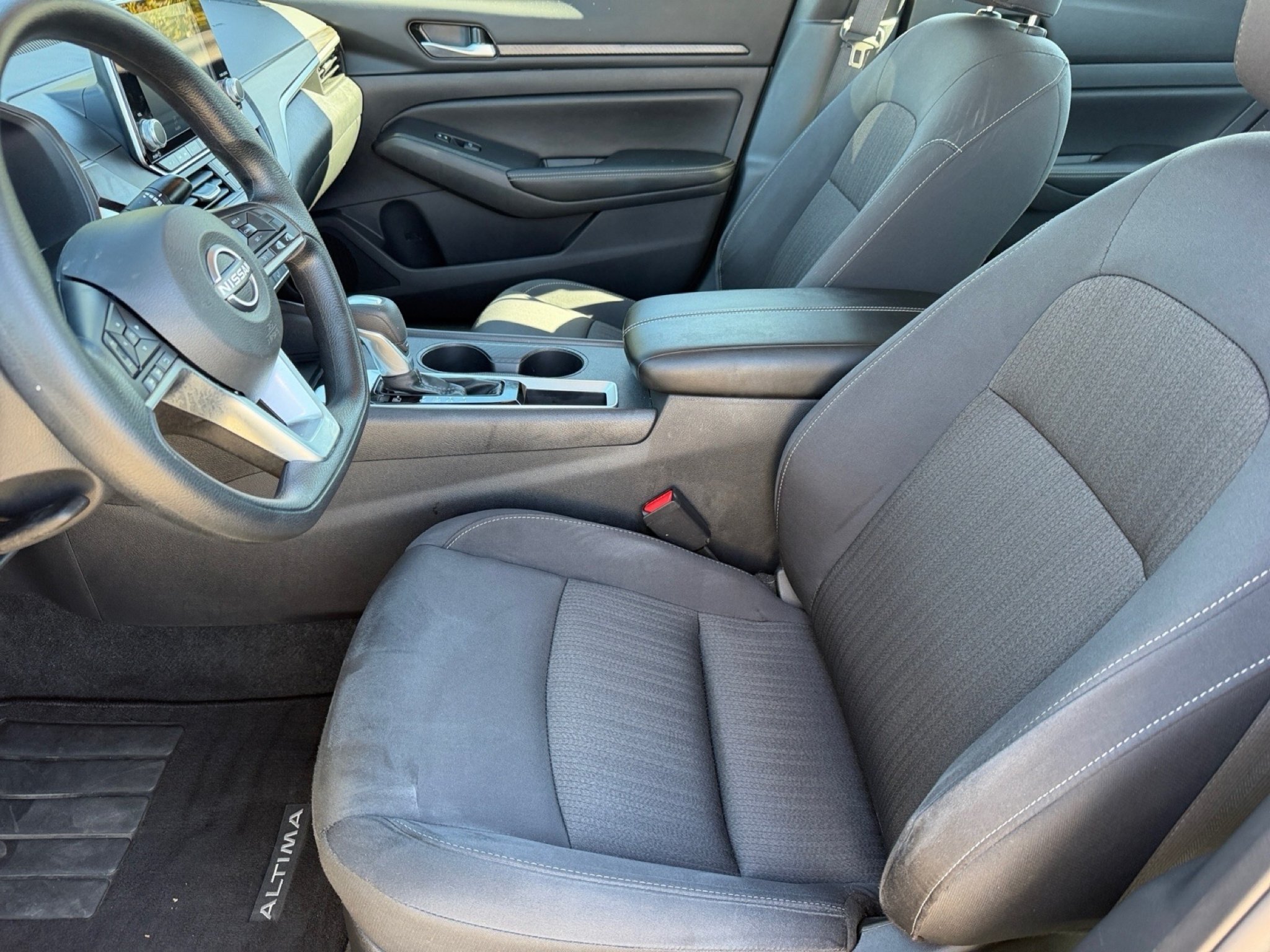 Used 2025 Super Black Nissan SV image 10
