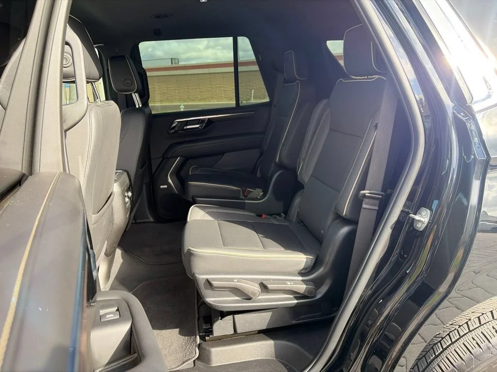 Used 2025 Black Chevrolet Premier image 19