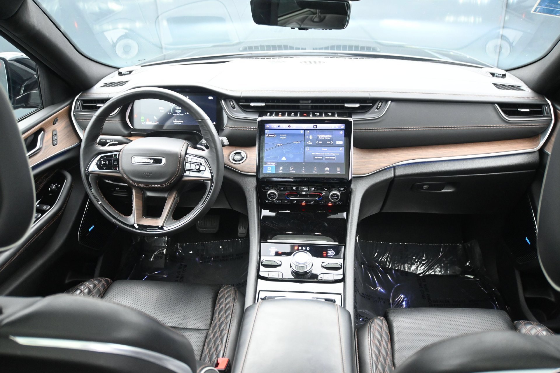 Used 2023 Diamond Black Crystal Pearlcoat Jeep Summit image 15