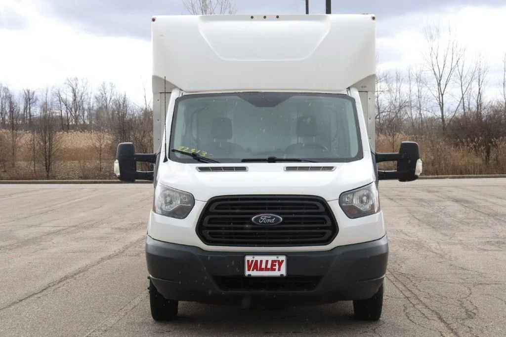 Used 2015 White Ford Base image 3