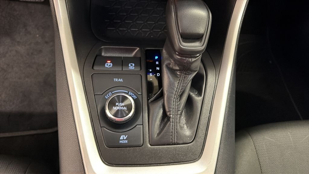 Used 2025 White Toyota XLE image 20