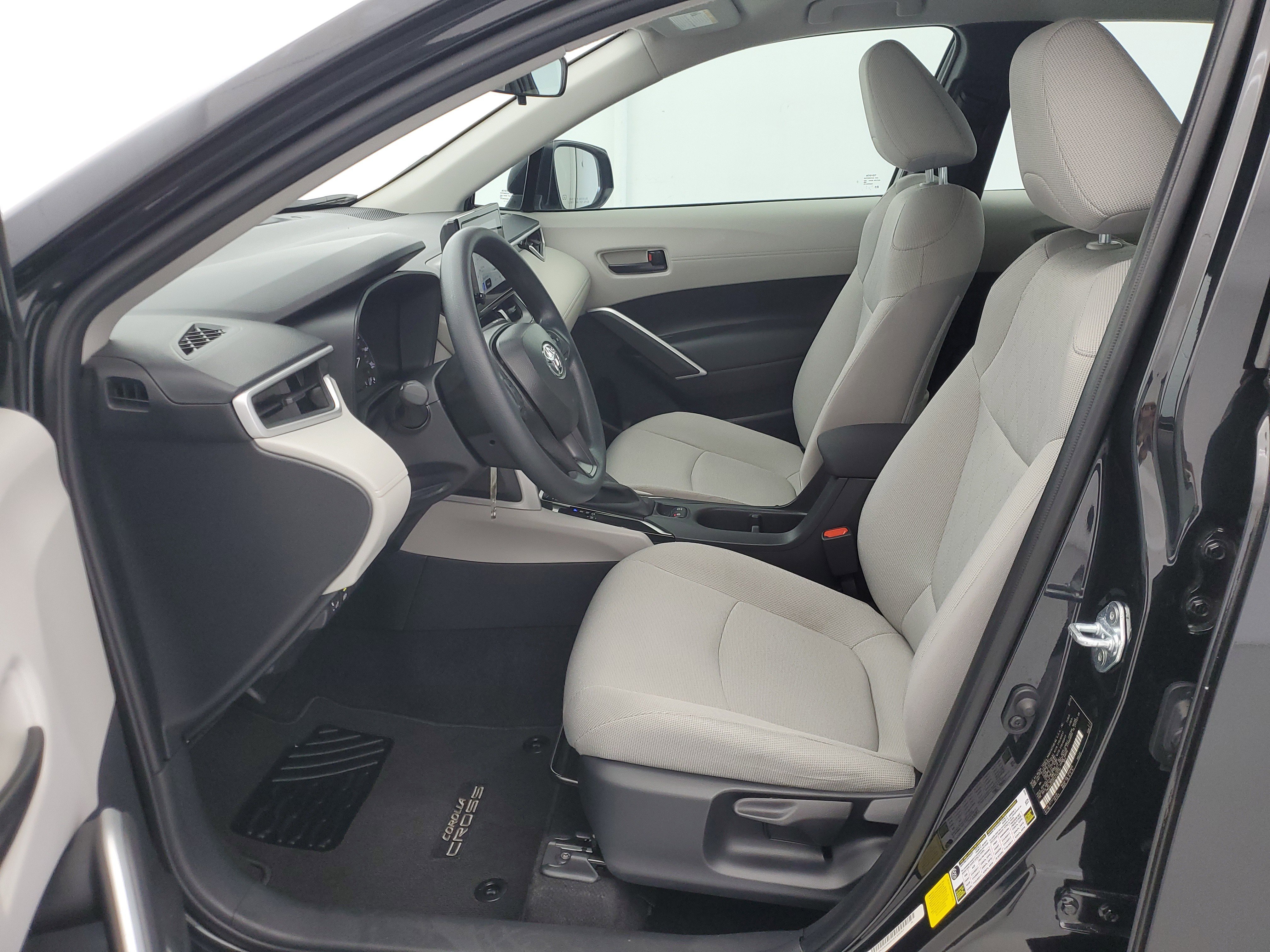 Used 2025 Jet Black Toyota L image 17