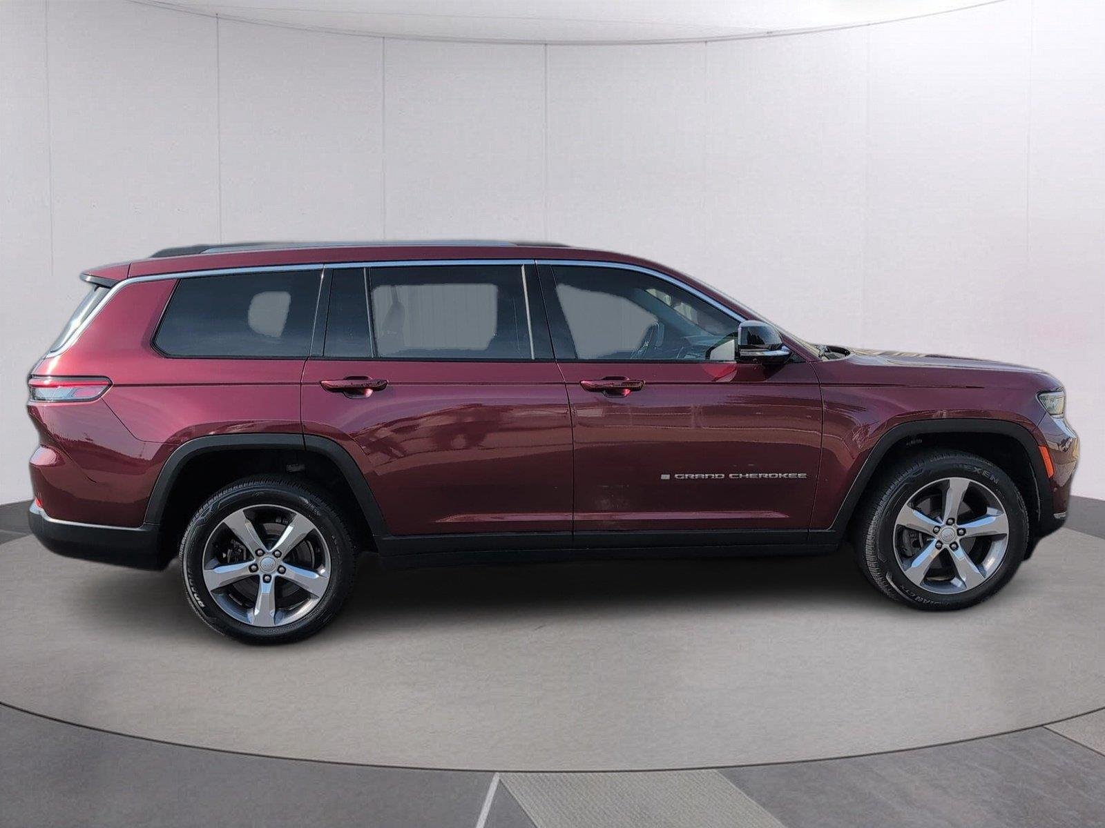 Used 2021 Velvet Red Pearlcoat Jeep Limited image 8