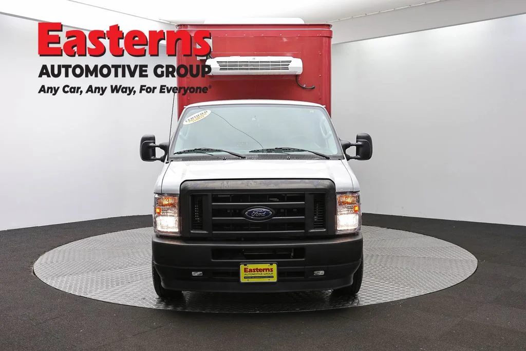 Used 2023 White Ford Base image 2